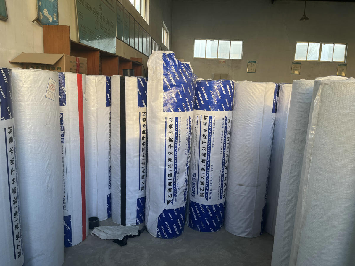 聚乙烯丙(滌)綸復(fù)合防水卷材